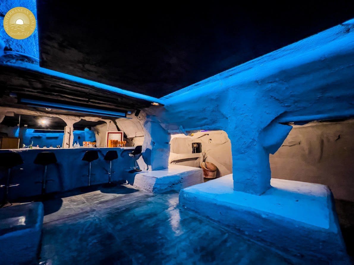 15 slaapkamer Villa te koop in Santa Eulalia / Santa Eularia met zwembad garage - € 5.000.000 (Ref: 7869031)