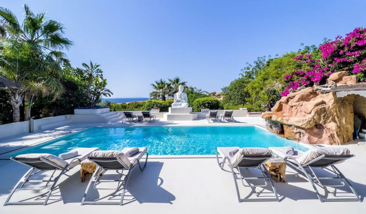 15 slaapkamer Villa te koop in Santa Eulalia / Santa Eularia met zwembad garage - € 5.000.000 (Ref: 7869031)