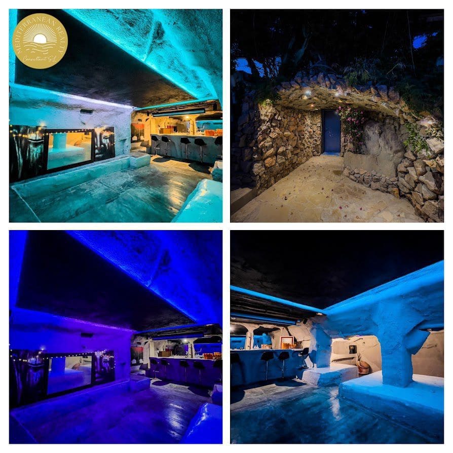 15 slaapkamer Villa te koop in Santa Eulalia / Santa Eularia met zwembad garage - € 5.000.000 (Ref: 7869031)