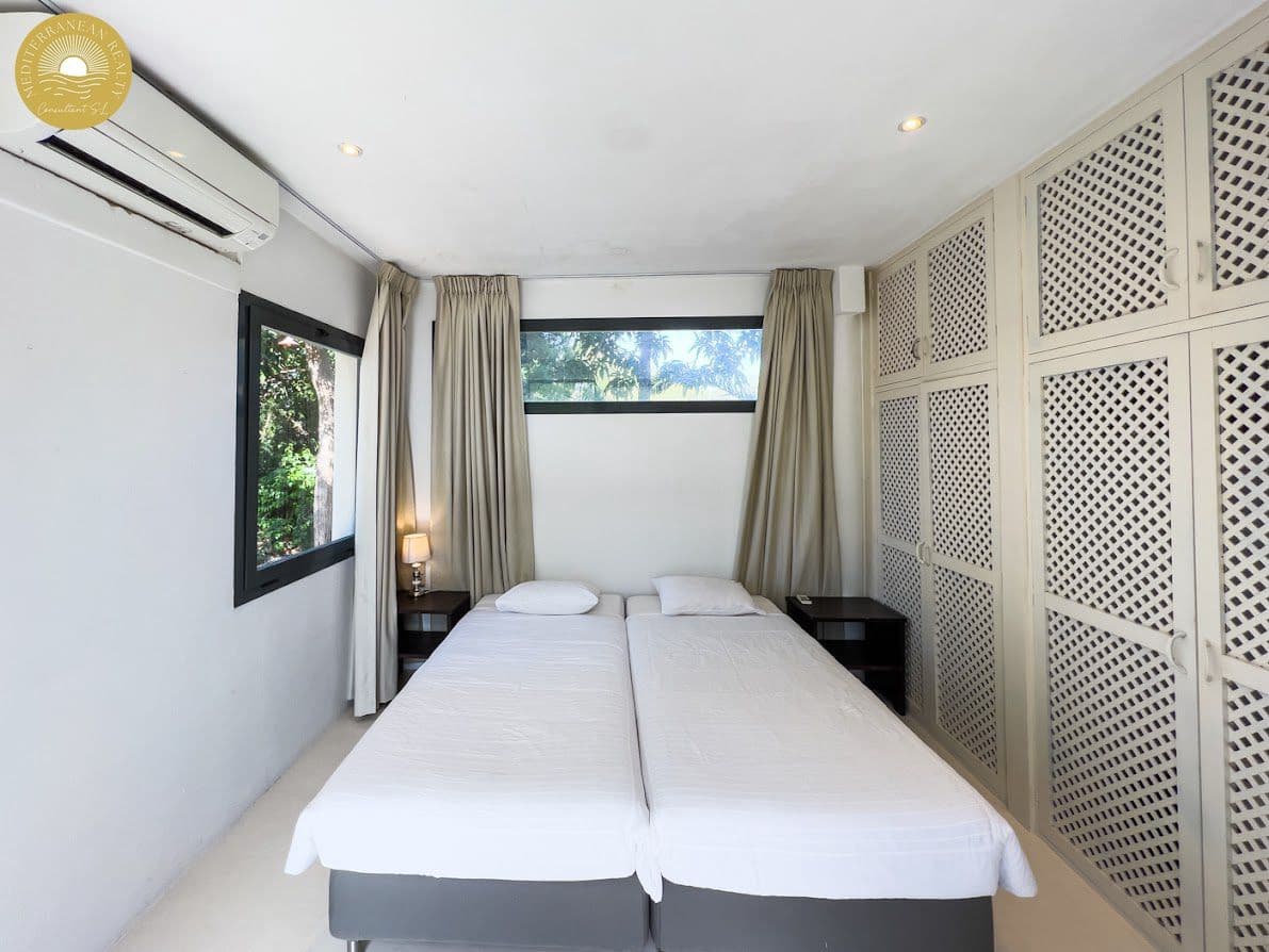 15 slaapkamer Villa te koop in Santa Eulalia / Santa Eularia met zwembad garage - € 5.000.000 (Ref: 7869031)