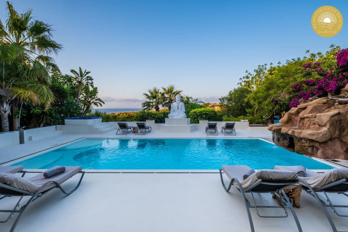 15 slaapkamer Villa te koop in Santa Eulalia / Santa Eularia met zwembad garage - € 5.000.000 (Ref: 7869031)