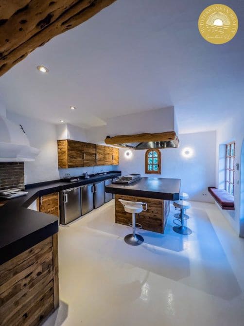 15 slaapkamer Villa te koop in Santa Eulalia / Santa Eularia met zwembad garage - € 5.000.000 (Ref: 7869031)