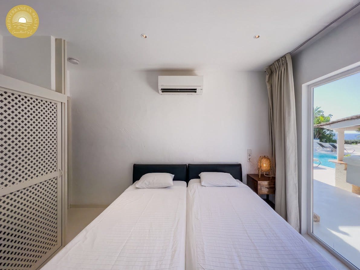 15 slaapkamer Villa te koop in Santa Eulalia / Santa Eularia met zwembad garage - € 5.000.000 (Ref: 7869031)