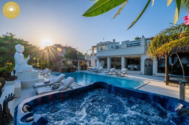 15 slaapkamer Villa te koop in Santa Eulalia / Santa Eularia met zwembad garage - € 5.000.000 (Ref: 7869031)