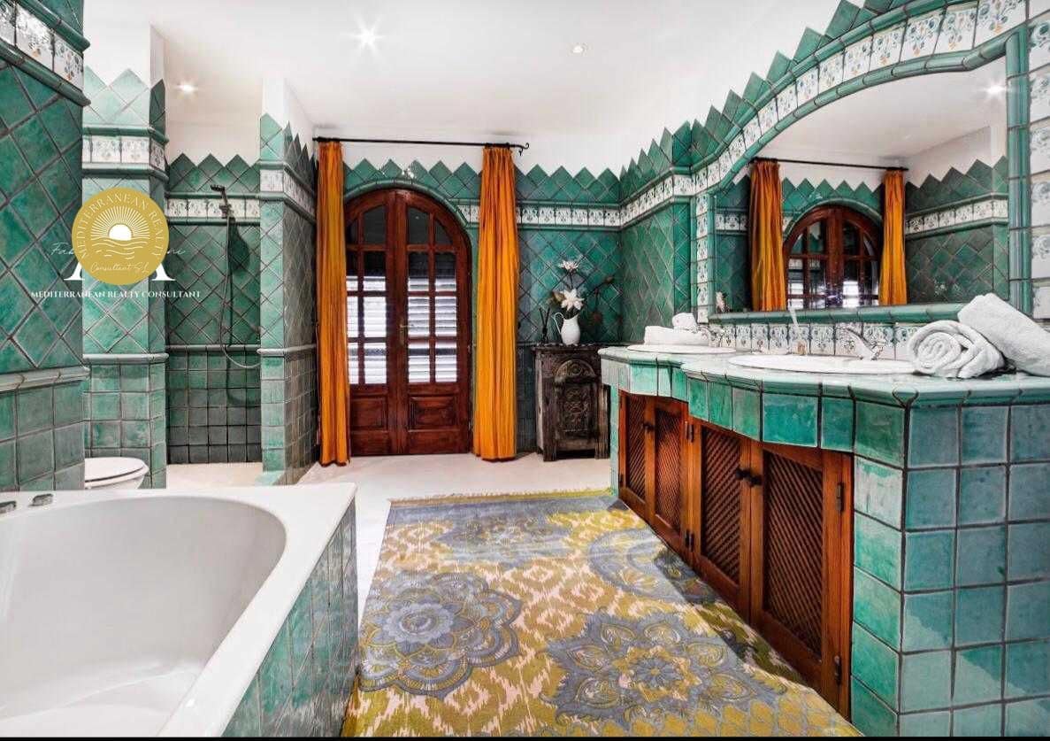 15 slaapkamer Villa te koop in Santa Eulalia / Santa Eularia met zwembad garage - € 5.000.000 (Ref: 7869031)