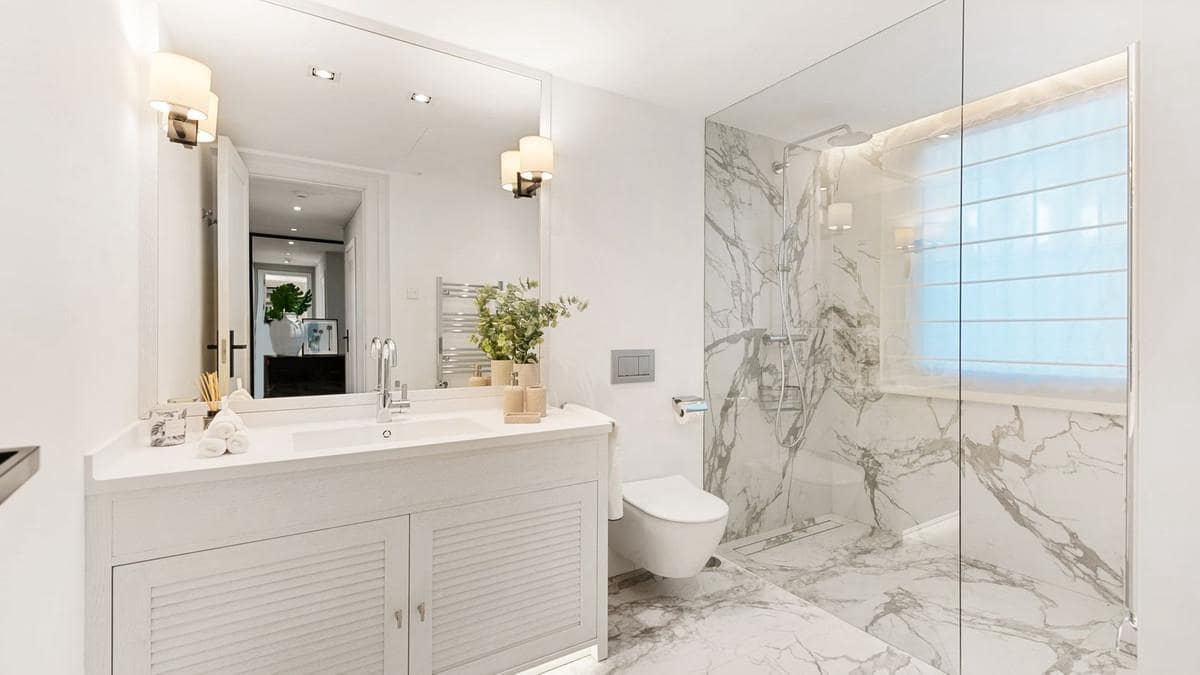 Chalet de 7 habitaciones en Nueva Andalucia en venta con piscina - 7.900.000 € (Ref: 8015690)