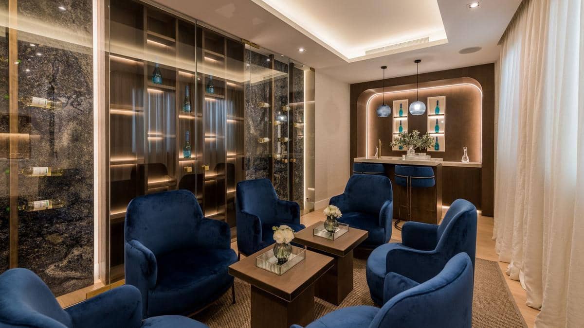 Chalet de 7 habitaciones en Nueva Andalucia en venta con piscina - 7.900.000 € (Ref: 8015690)