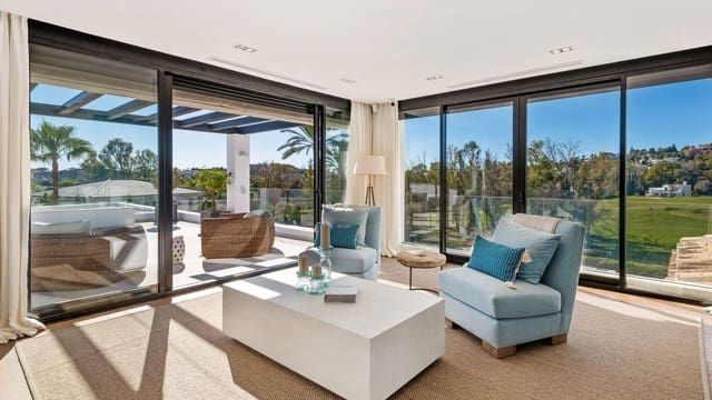 Chalet de 7 habitaciones en Las Brisas, Marbella en venta con piscina - 7.900.000 € (Ref: 8015690)