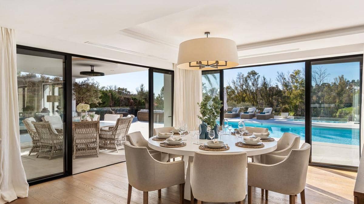 Chalet de 7 habitaciones en Nueva Andalucia en venta con piscina - 7.900.000 € (Ref: 8015690)