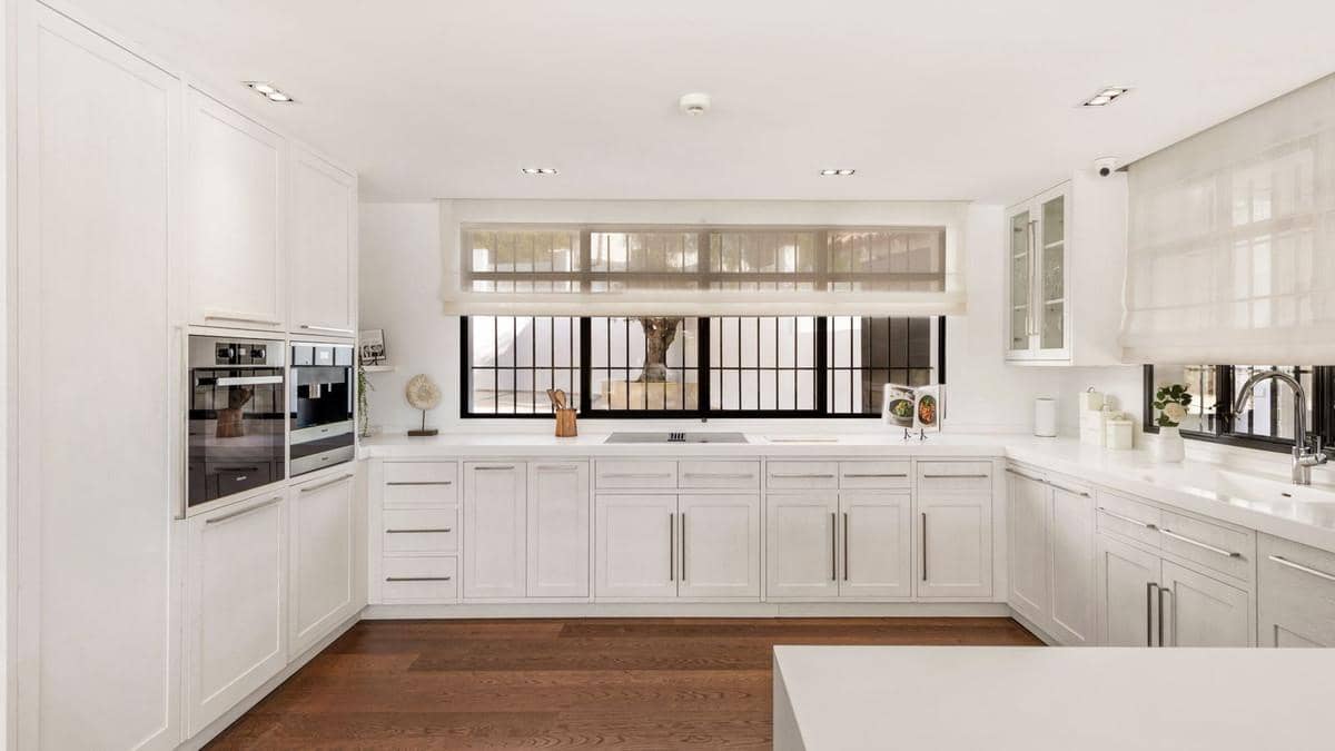 Chalet de 7 habitaciones en Nueva Andalucia en venta con piscina - 7.900.000 € (Ref: 8015690)