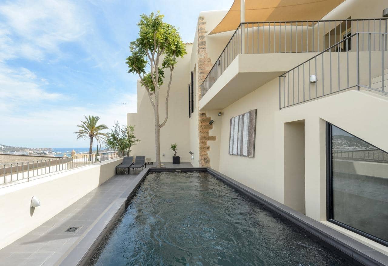 10 soveværelse Byhus til salg i Ibiza by med swimmingpool garage - € 10.500.000 (Ref: 8070519)