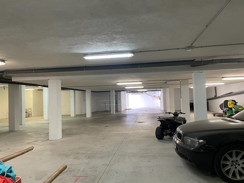 8 soverom Villa til salgs i Marbella med svømmebasseng garasje - € 11 900 000 (Ref: 8268991)