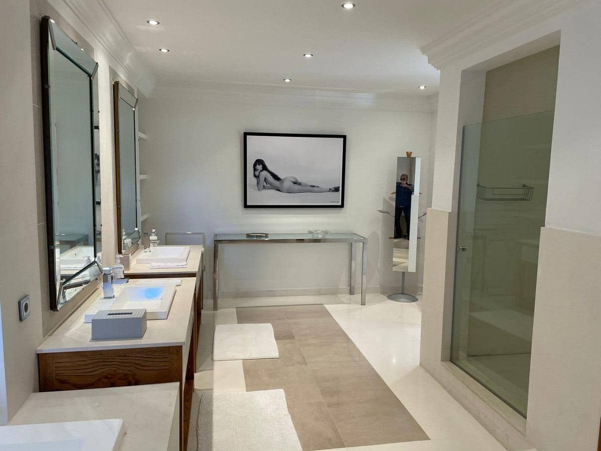 8 soverom Villa til salgs i Marbella med svømmebasseng garasje - € 11 900 000 (Ref: 8268991)