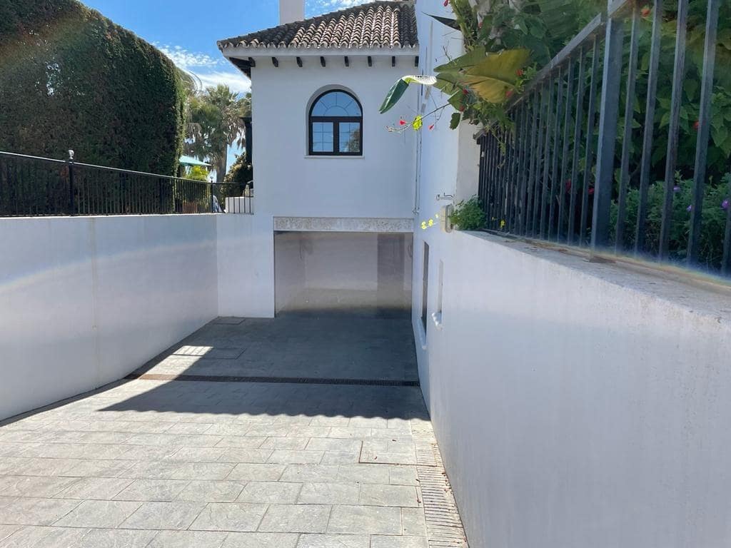 8 soverom Villa til salgs i Marbella med svømmebasseng garasje - € 11 900 000 (Ref: 8268991)