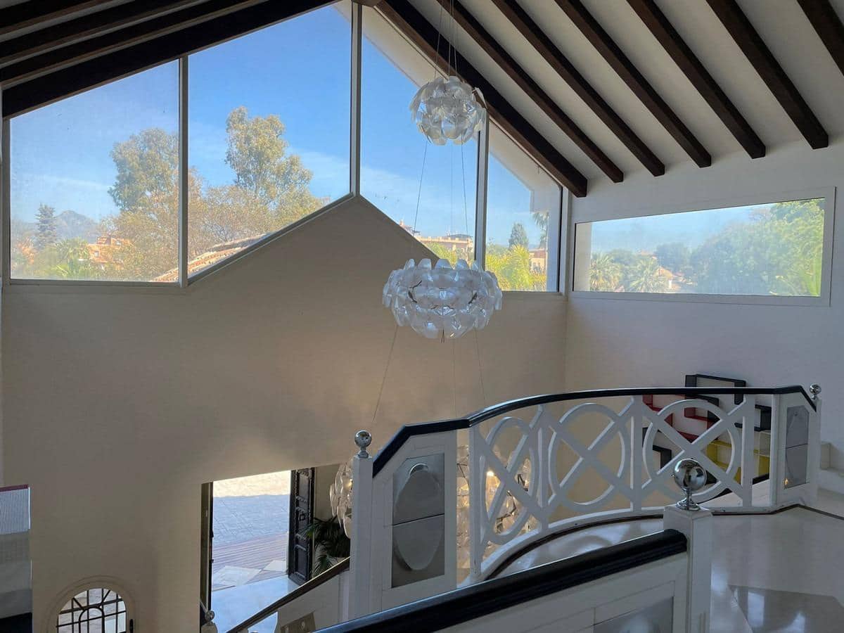 8 soverom Villa til salgs i Marbella med svømmebasseng garasje - € 11 900 000 (Ref: 8268991)