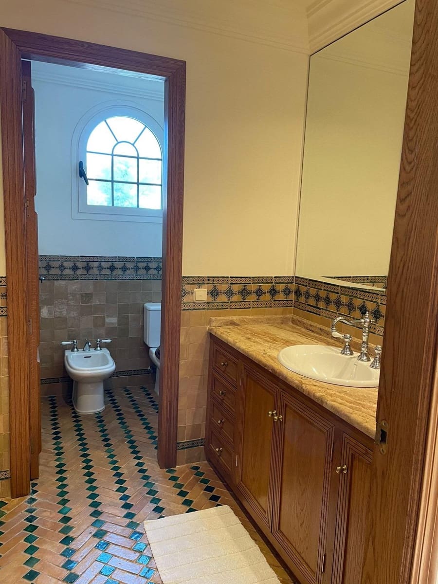 8 soverom Villa til salgs i Marbella med svømmebasseng garasje - € 11 900 000 (Ref: 8268991)