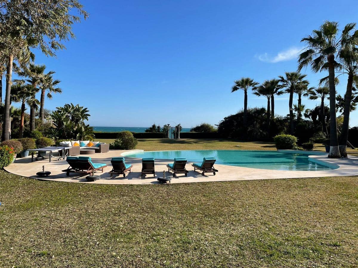 8 soverom Villa til salgs i Marbella med svømmebasseng garasje - € 11 900 000 (Ref: 8268991)