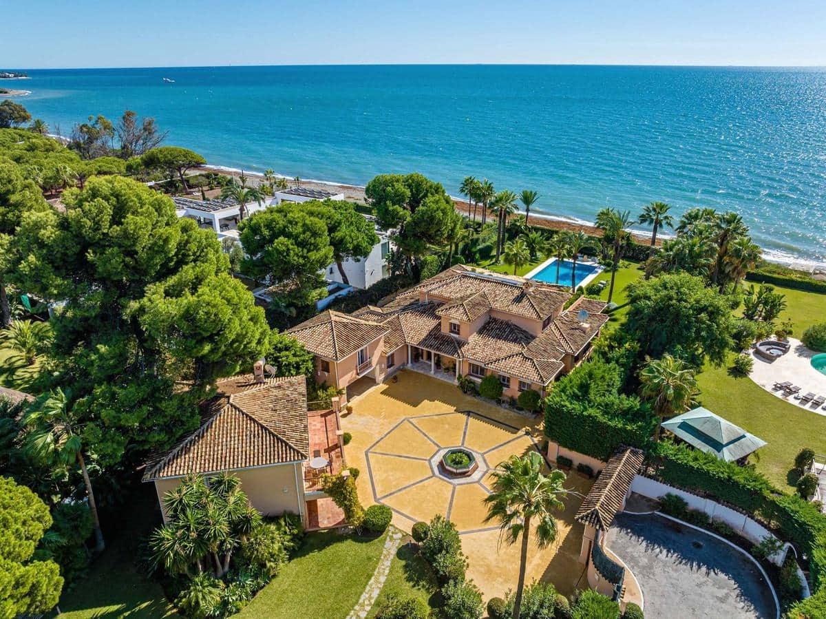 9 sypialnia Willa na sprzedaż w Estepona z basenem garażem - 8 925 000 € (Ref: 8268992)