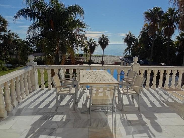 5 bedroom Villa for sale in Estepona with pool garage - € 10,000,000 (Ref: 8268993)