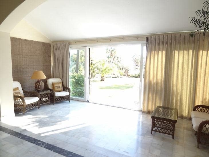 5 bedroom Villa for sale in Estepona with pool garage - € 10,000,000 (Ref: 8268993)