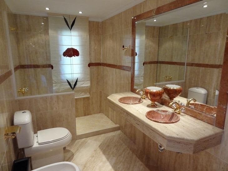 5 bedroom Villa for sale in Estepona with pool garage - € 10,000,000 (Ref: 8268993)