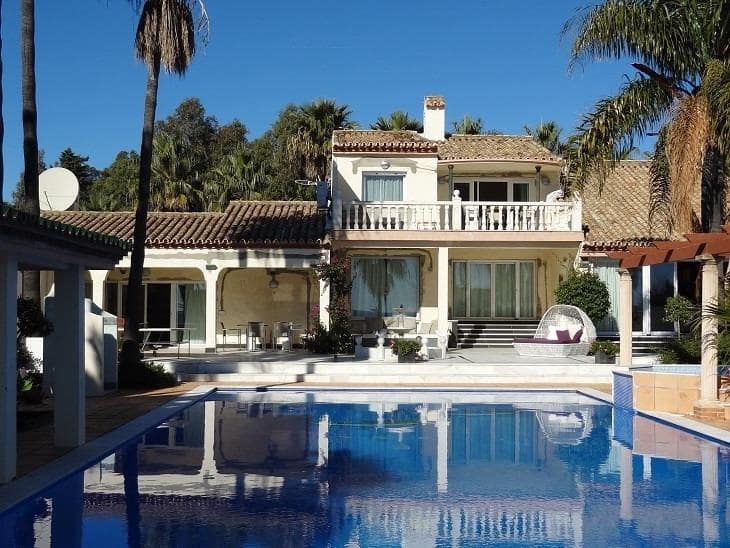 5 bedroom Villa for sale in Estepona with pool garage - € 10,000,000 (Ref: 8268993)