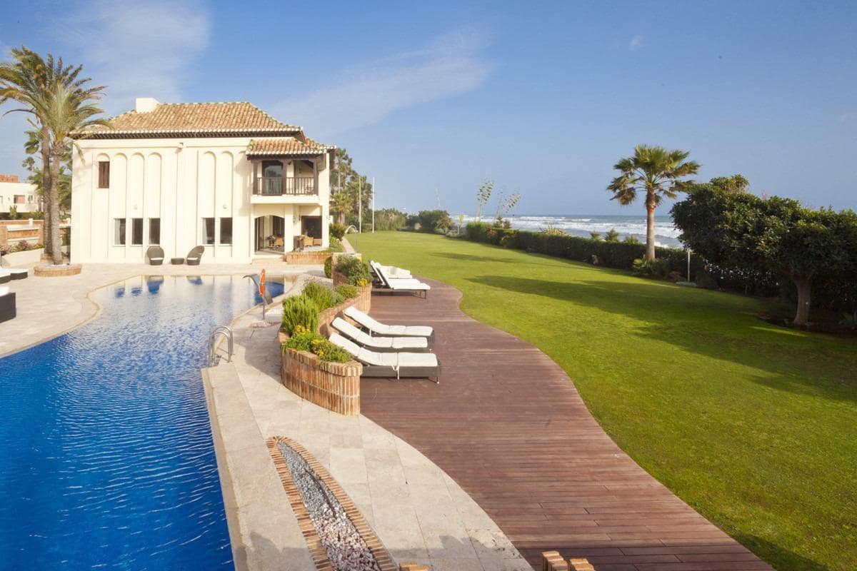 7 soverom Villa til salgs i Guadalmina med svømmebasseng garasje - € 8 900 000 (Ref: 8268994)