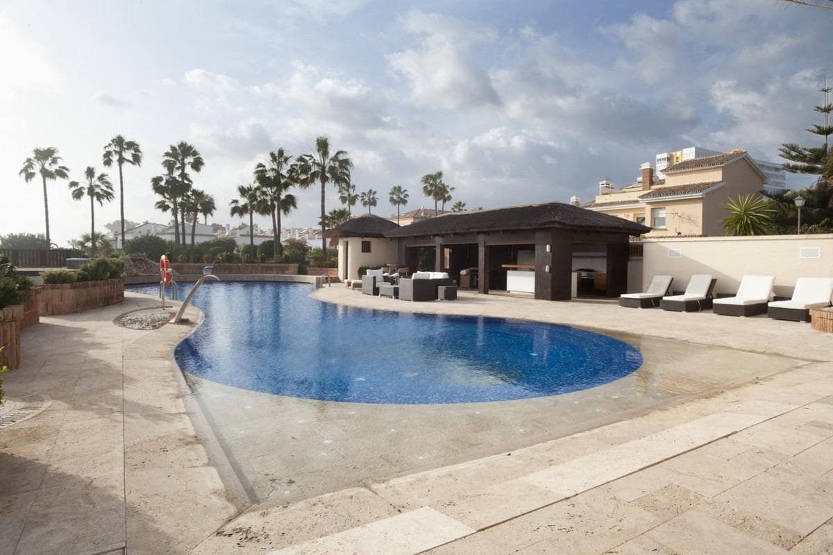 7 soverom Villa til salgs i Guadalmina med svømmebasseng garasje - € 8 900 000 (Ref: 8268994)