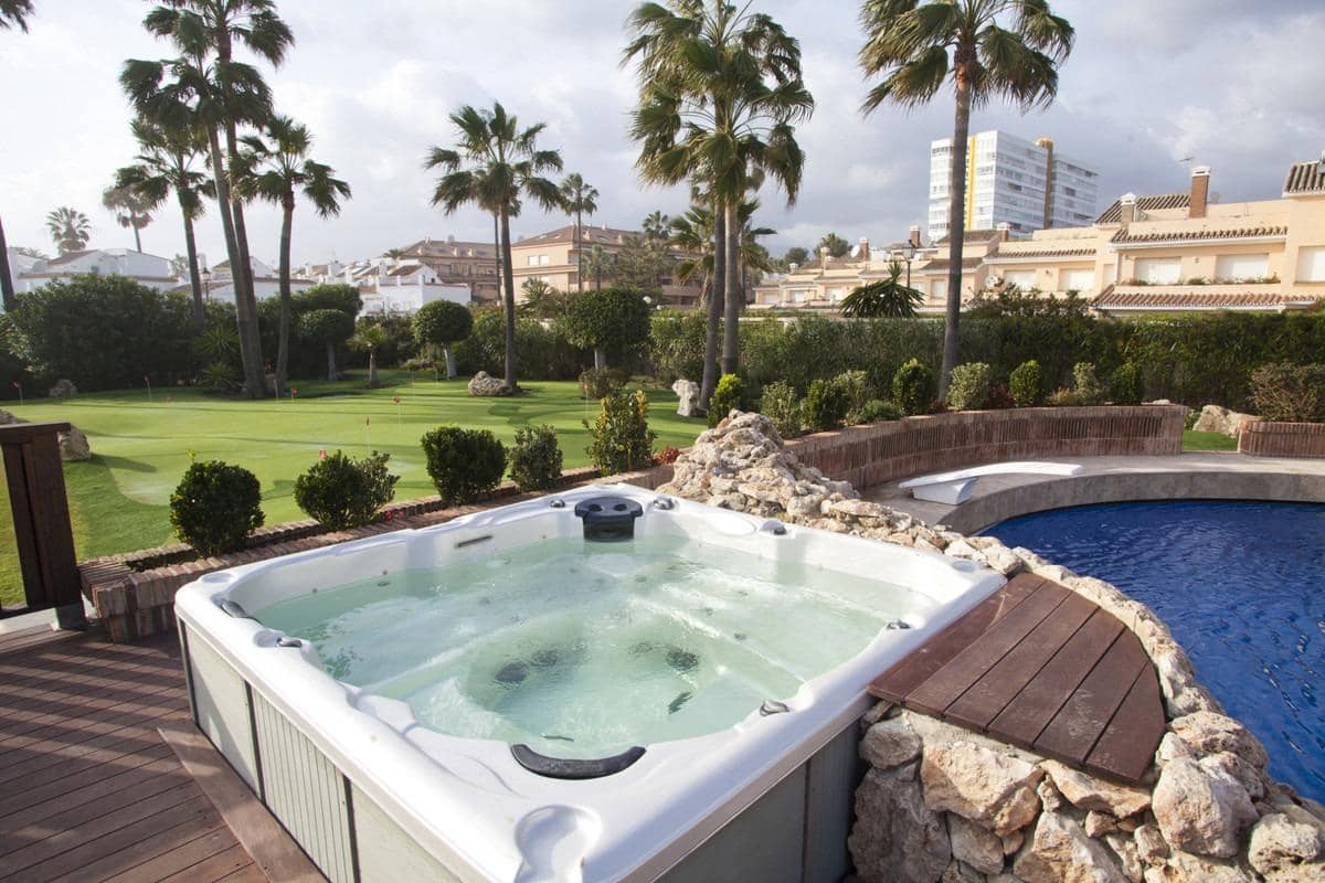 7 soverom Villa til salgs i Guadalmina med svømmebasseng garasje - € 8 900 000 (Ref: 8268994)