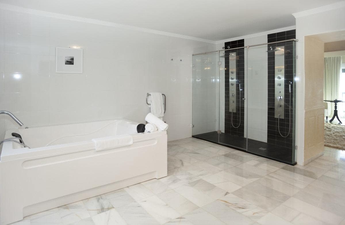 7 soverom Villa til salgs i Guadalmina med svømmebasseng garasje - € 8 900 000 (Ref: 8268994)