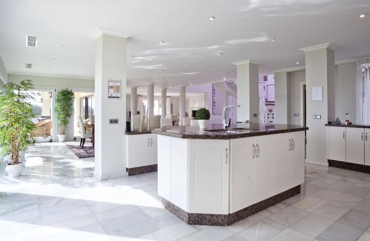 7 soverom Villa til salgs i Guadalmina med svømmebasseng garasje - € 8 900 000 (Ref: 8268994)