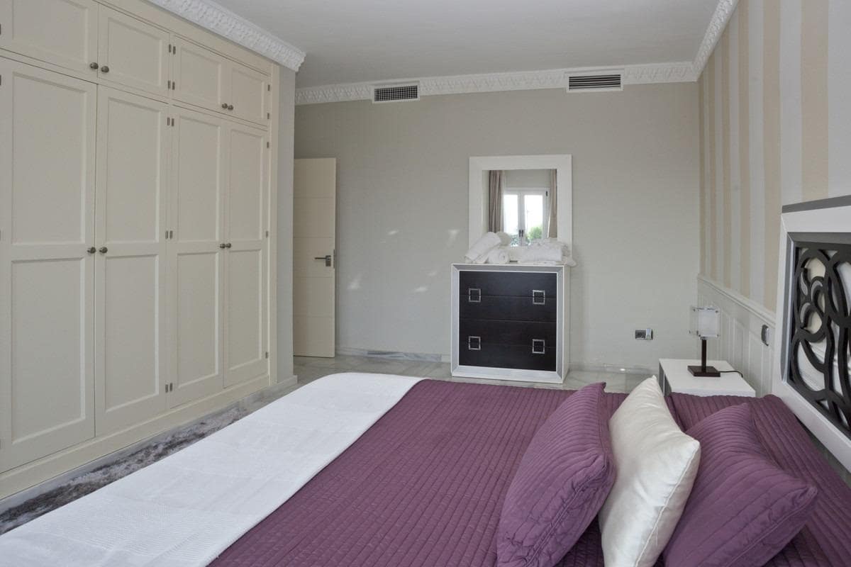 7 soverom Villa til salgs i Guadalmina med svømmebasseng garasje - € 8 900 000 (Ref: 8268994)