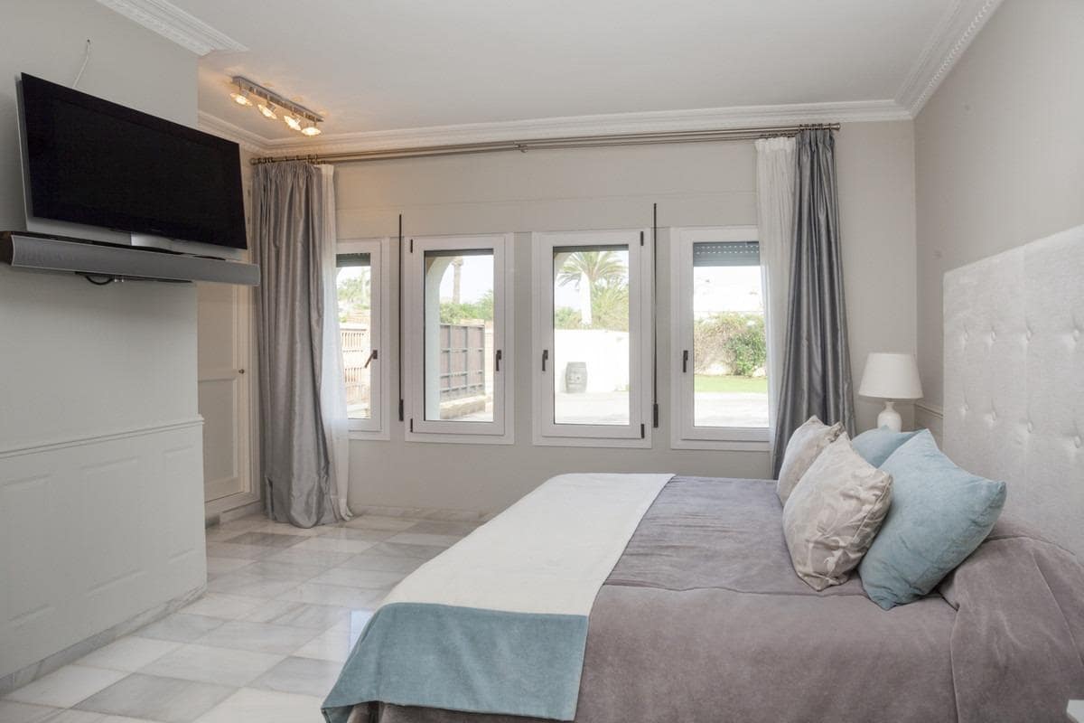 7 soverom Villa til salgs i Guadalmina med svømmebasseng garasje - € 8 900 000 (Ref: 8268994)