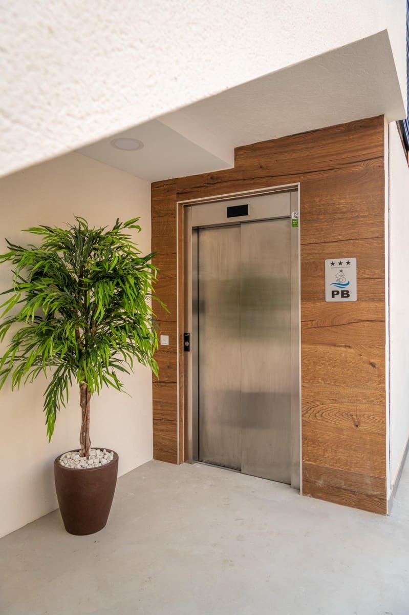 20 soveværelse Hotel til salg i Santa Pola med swimmingpool - € 2.830.000 (Ref: 8367270)