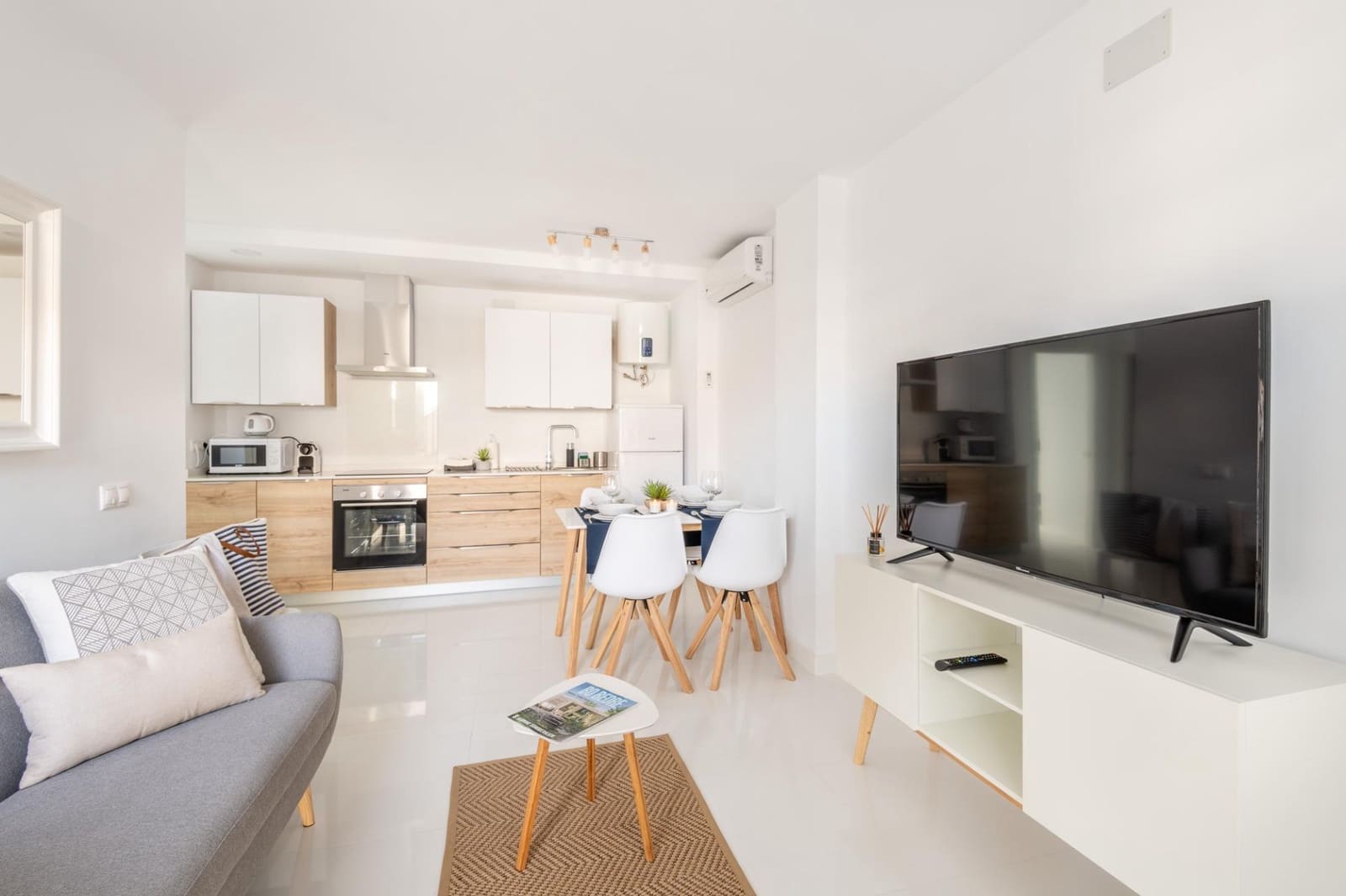 20 soveværelse Hotel til salg i Santa Pola med swimmingpool - € 2.830.000 (Ref: 8367270)