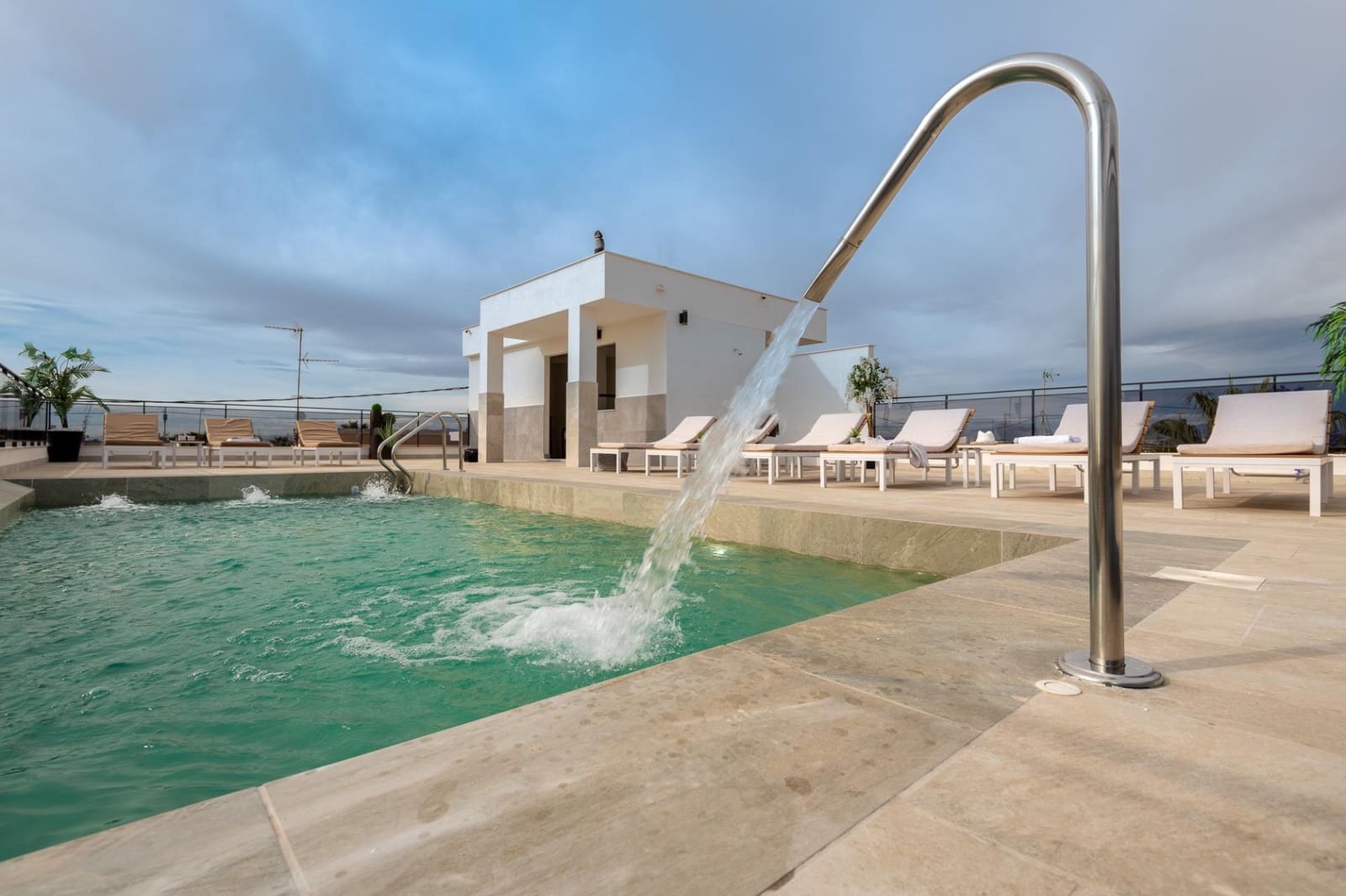 20 soveværelse Hotel til salg i Santa Pola med swimmingpool - € 2.830.000 (Ref: 8367270)