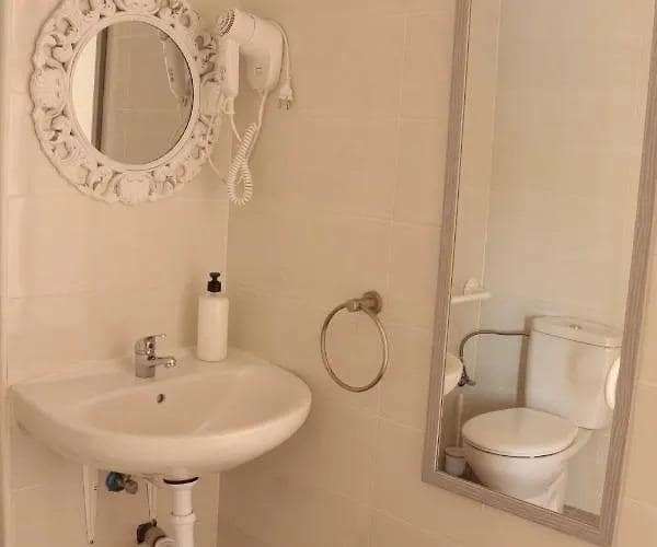 10 soveværelse Hotel til salg i Calpe / Calp med swimmingpool - € 850.000 (Ref: 8386652)