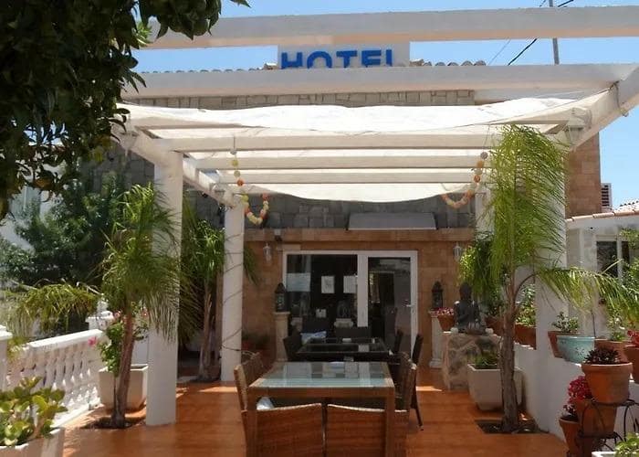 10 soveværelse Hotel til salg i Calpe / Calp med swimmingpool - € 850.000 (Ref: 8386652)