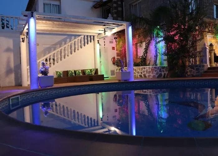 10 soveværelse Hotel til salg i Calpe / Calp med swimmingpool - € 850.000 (Ref: 8386652)
