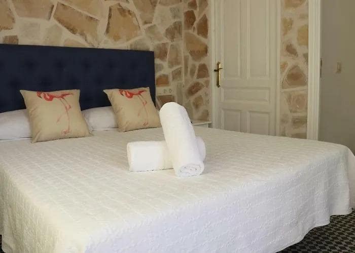 10 soveværelse Hotel til salg i Calpe / Calp med swimmingpool - € 850.000 (Ref: 8386652)