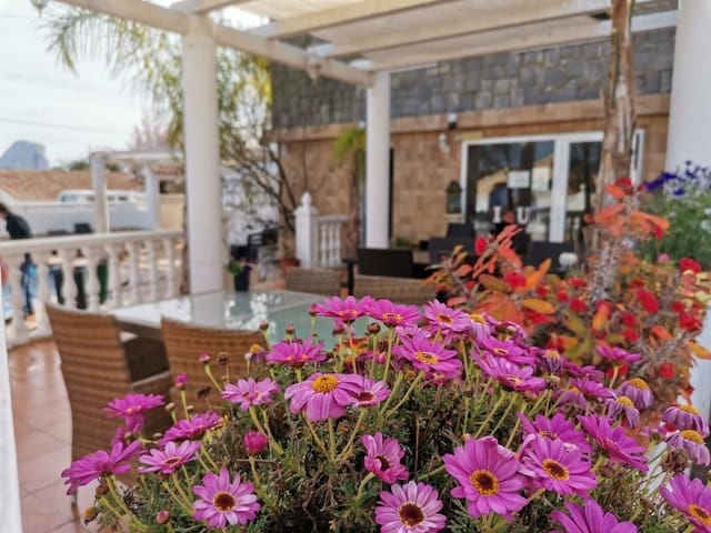 10 quarto Hotel para venda em Calpe / Calp com piscina - 850 000 € (Ref: 8386652)