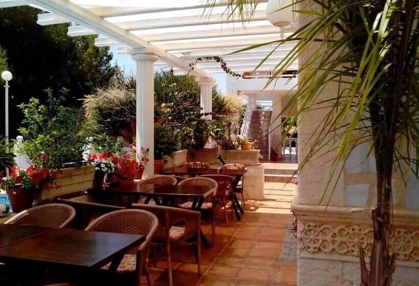 18 soveværelse Hotel til salg i Calpe / Calp med swimmingpool garage - € 1.050.000 (Ref: 8386653)