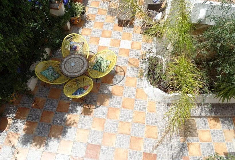 18 soveværelse Hotel til salg i Calpe / Calp med swimmingpool garage - € 1.050.000 (Ref: 8386653)