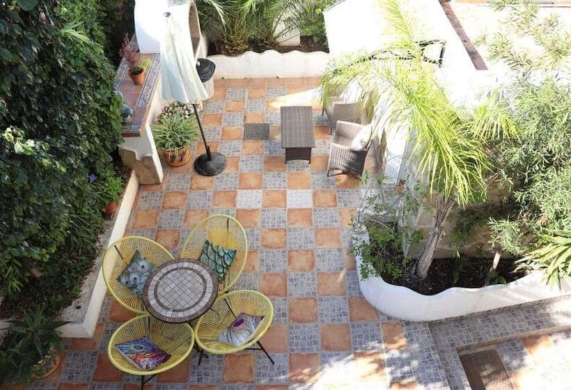 18 soveværelse Hotel til salg i Calpe / Calp med swimmingpool garage - € 1.050.000 (Ref: 8386653)