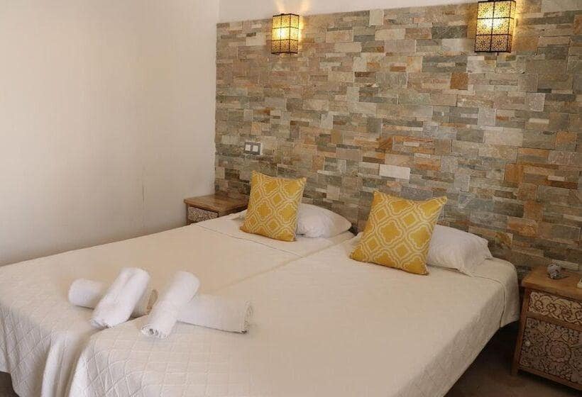 18 soveværelse Hotel til salg i Calpe / Calp med swimmingpool garage - € 1.050.000 (Ref: 8386653)