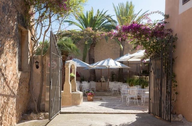 7 soveværelse Villa til salg i Calonge, Santanyí - € 1.950.000 (Ref: 8413334)