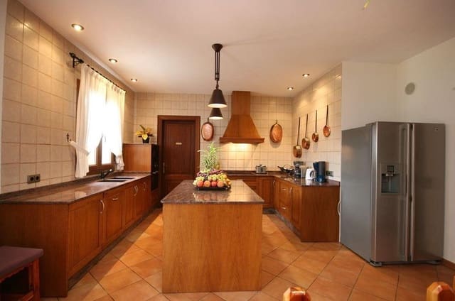 7 soverom Finca/Herregård til salgs i Porreres med svømmebasseng garasje - € 1 800 000 (Ref: 8476232)