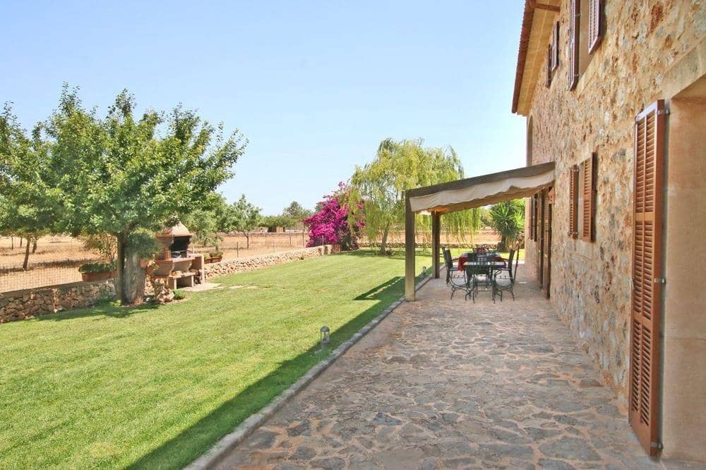 7 soveværelse Finca/Landehus til salg i Porreres med swimmingpool garage - € 1.800.000 (Ref: 8476232)