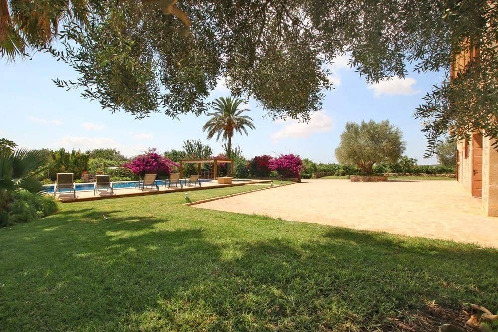 7 soveværelse Finca/Landehus til salg i Porreres med swimmingpool garage - € 1.800.000 (Ref: 8476232)