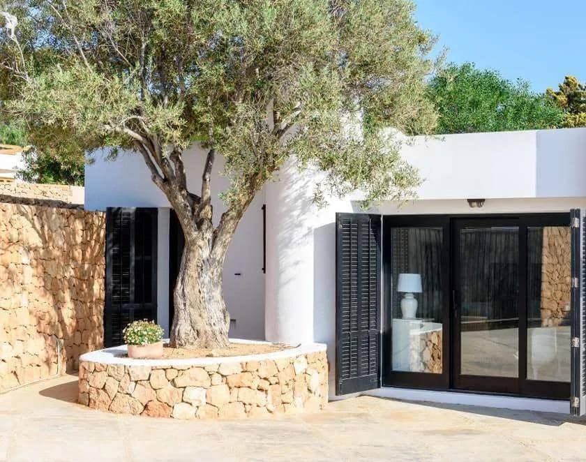 7 soverom Villa til salgs i Ibiza by med svømmebasseng garasje - € 11 000 000 (Ref: 8482151)